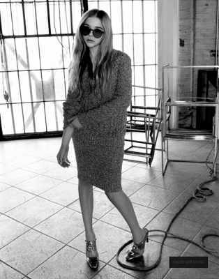 Click to view full size image
==============
chloemoretzfan006.jpeg chloemoretzfan006.jpeg