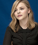 chloemoretzfancom016.jpg
