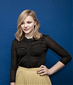 chloemoretzfancom023.jpg