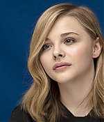 chloemoretzfancom029.jpg