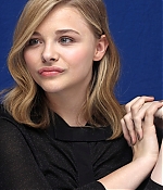 chloemoretzfancom053.jpg
