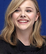 chloemoretzfancom054.jpg