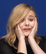 chloemoretzfancom057.jpg