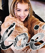 chloemoretzfancom004.jpg