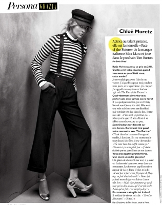 chloemoretzfancom01.jpg