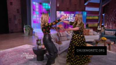 The_Kelly_Clarkson_Show_2019_281729.JPG