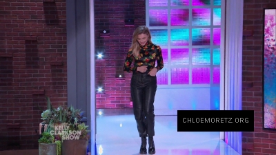 The_Kelly_Clarkson_Show_2019_28929.JPG