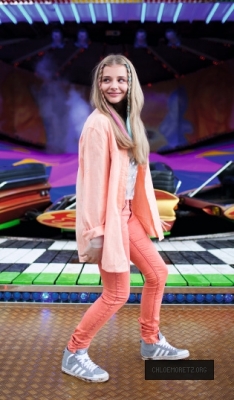 chloemoretzorg003.jpg