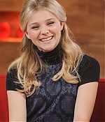 chloemoretzfancom06.jpg