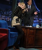 chloemoretzfancom001.jpg