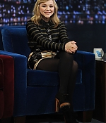 chloemoretzfancom006.jpg