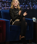 chloemoretzfancom008.jpg