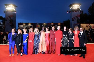 Click to view full size image
==============
010918premiere_282629.jpg 010918premiere_282629.jpg