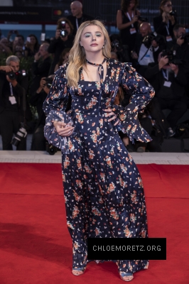 Click to view full size image
==============
010918premiere_285729.jpg 010918premiere_285729.jpg