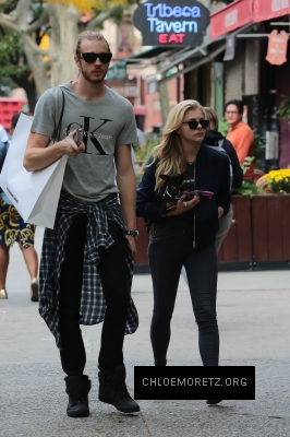1445626238660_chloe_moretz_out_in_ny_20.jpg