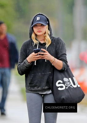 Click to view full size image
==============
1460139320782_chloe_moretz_at_Benefit_Cosmetics_014.jpg 1460139320782_chloe_moretz_at_Benefit_Cosmetics_014.jpg