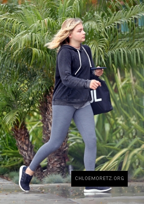 Click to view full size image
==============
1460139335123_chloe_moretz_at_Benefit_Cosmetics_017.jpg 1460139335123_chloe_moretz_at_Benefit_Cosmetics_017.jpg