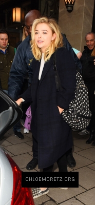 1461669974495_20160425_chloe_moretz_leaving_claridges_17.jpg