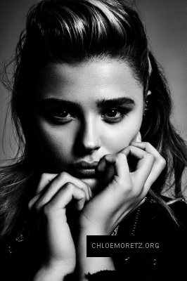1466776366929_chloe-moretz-la-grace-insolente-photo-10.jpg