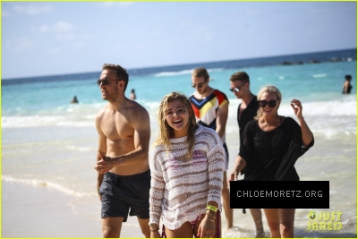 1468266277732_chloe_moretz_celebrating_mias_birthday_16.jpg
