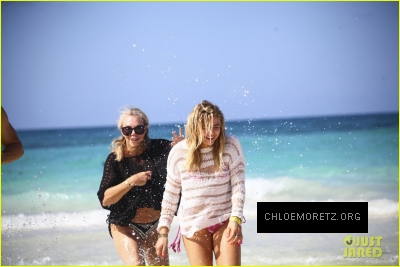 Click to view full size image
==============
1468266291909_chloe_moretz_celebrating_mias_birthday_18.jpg 1468266291909_chloe_moretz_celebrating_mias_birthday_18.jpg