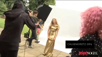 2012Teen_Vogue_281229.jpg