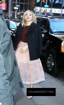 Chloe-Moretz--Arriving-for-Good-Morning-America--02-662x1079.jpg