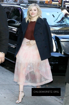 Chloe-Moretz--Arriving-for-Good-Morning-America--09-662x1000.jpg