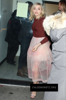 Chloe-Moretz--Arriving-for-Good-Morning-America--12-662x1000.jpg