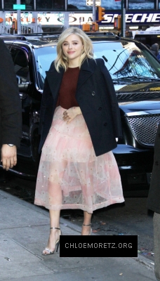 Chloe-Moretz--Arriving-for-Good-Morning-America--14-662x1161.jpg