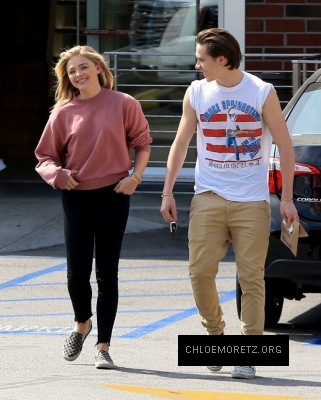 Click to view full size image
==============
Chloe-Moretz--Leaving-Rite-Aid--04-662x824.jpg Chloe-Moretz--Leaving-Rite-Aid--04-662x824.jpg
