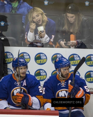 Chloe-Moretz--New-York-Islanders-vs-Tampa-Lightning--11-662x830.jpg