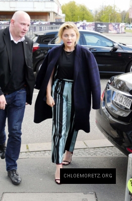Chloe-Moretz-Out-in-Berlin--07-662x1007_28129.jpg