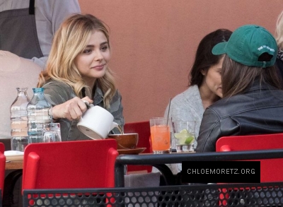 Click to view full size image
==============
Chloe-Moretz-having-lunch-with-a-friends--04-662x485.jpg Chloe-Moretz-having-lunch-with-a-friends--04-662x485.jpg