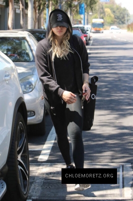 Chloe-Moretz-in-Black-Spandex--04-662x993.jpg