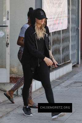 Chloe-Moretz-in-Black-Spandex--07-662x993.jpg