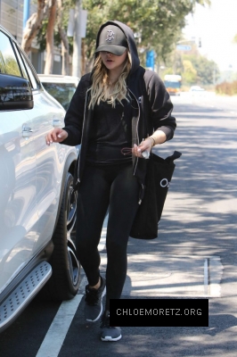 Click to view full size image
==============
Chloe-Moretz-in-Black-Spandex--08-662x993.jpg Chloe-Moretz-in-Black-Spandex--08-662x993.jpg
