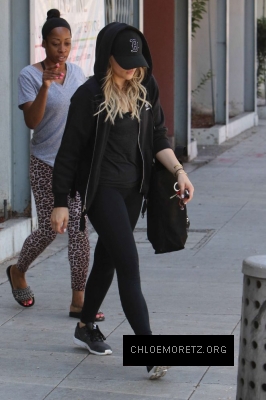 Chloe-Moretz-in-Black-Spandex--09-662x993.jpg