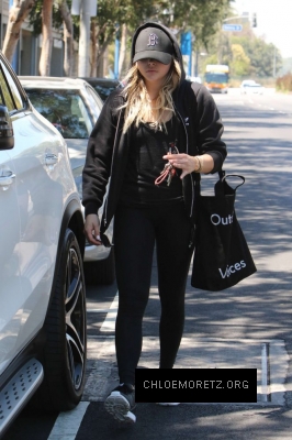 Click to view full size image
==============
Chloe-Moretz-in-Black-Spandex--14-662x993.jpg Chloe-Moretz-in-Black-Spandex--14-662x993.jpg