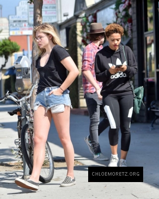 Click to view full size image
==============
Chloe-Moretz-in-Jeans-Shorts--12-662x823.jpg Chloe-Moretz-in-Jeans-Shorts--12-662x823.jpg