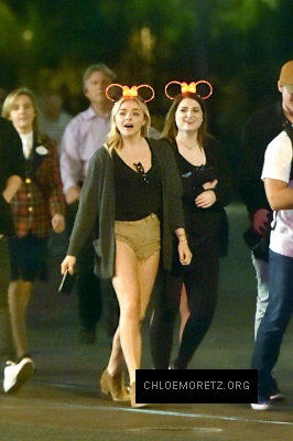 Click to view full size image
==============
Chloe-Moretz-in-Shorts-at-Disneyland--07-662x995.jpg Chloe-Moretz-in-Shorts-at-Disneyland--07-662x995.jpg