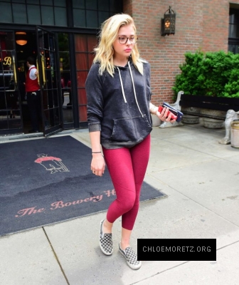 Chloe-Moretz-in-Spandex--01-662x787.jpg