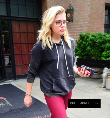 Chloe-Moretz-in-Spandex--02-662x708.jpg