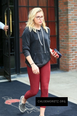 Chloe-Moretz-in-Spandex--03-662x993.jpg