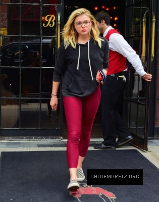 Chloe-Moretz-in-Spandex--06-662x840.jpg