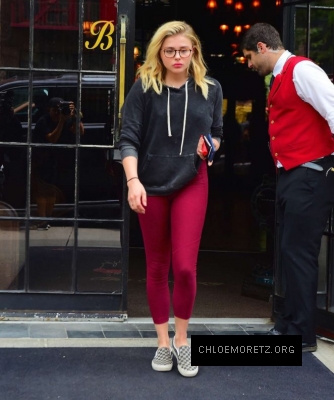 Chloe-Moretz-in-Spandex--10-662x792.jpg