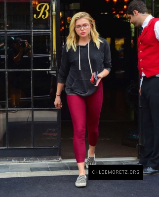 Chloe-Moretz-in-Spandex--11-662x821.jpg