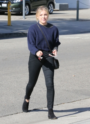 ChloeMoretzWeb_283429.jpg