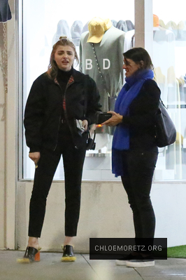Click to view full size image
==============
ChloeMoretz_281029.jpg ChloeMoretz_281029.jpg