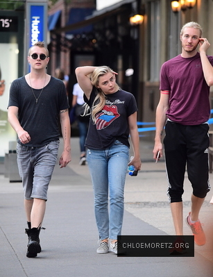 Click to view full size image
==============
Chloe_281029~7.jpg Chloe_281029~7.jpg